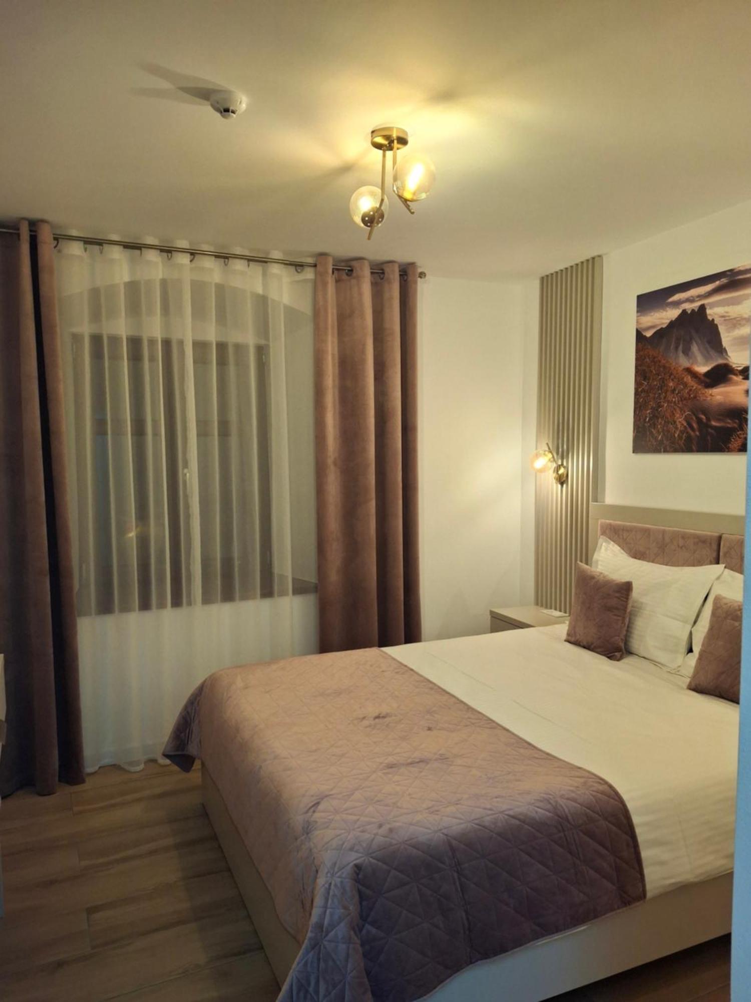 Apartment Vali House *